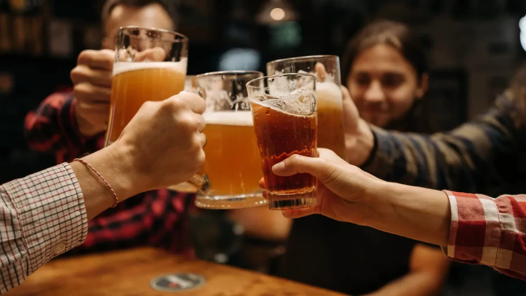 What Travelers Need to Know About the Drinking Age in Mexico